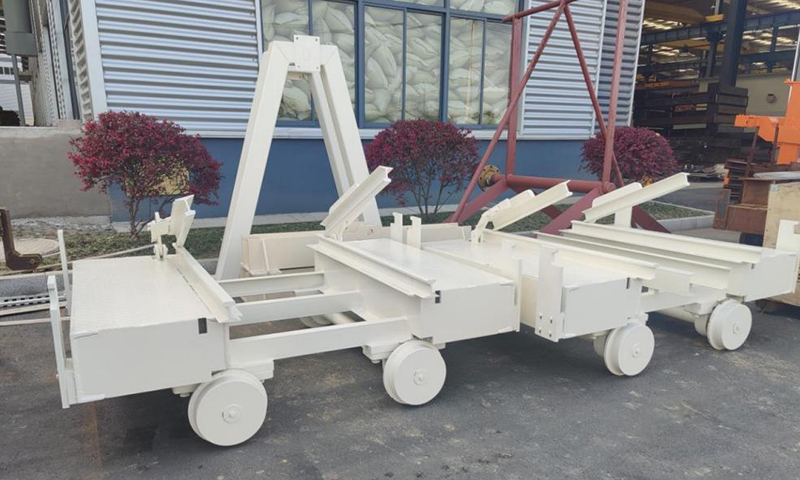 Brückenwagen nach dem Autoklaven