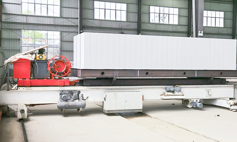 Fährwagen nach dem Autoklaven