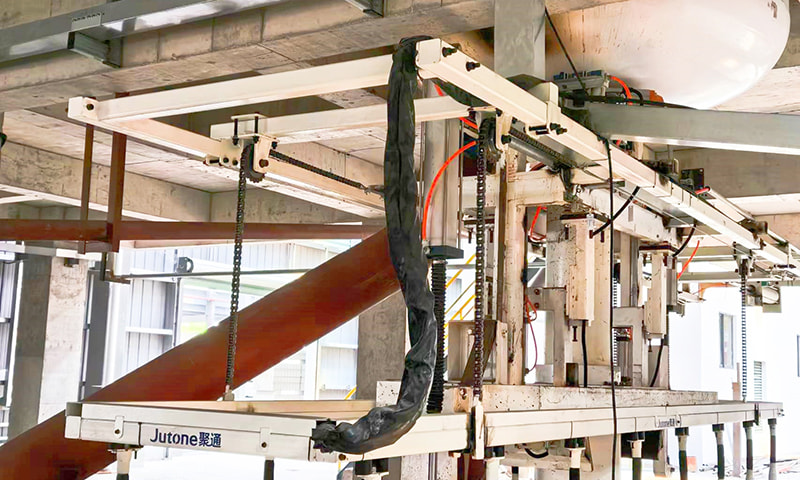 Heben von Gießarmgerät